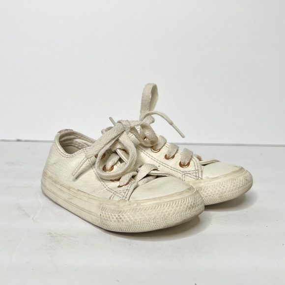 Converse Chuck Taylor Cream Canvas Sneakers Size 6 Toddler - Picture 1 of 5